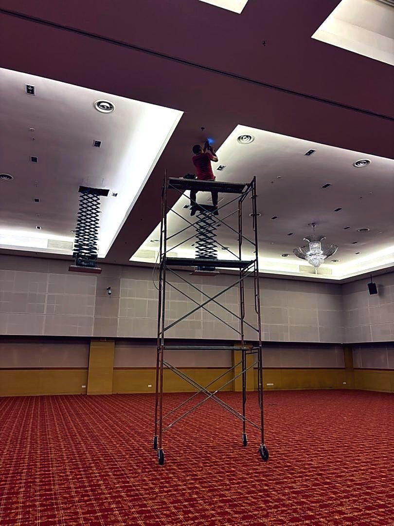 Wi-Fi installation in a hotel ballroom